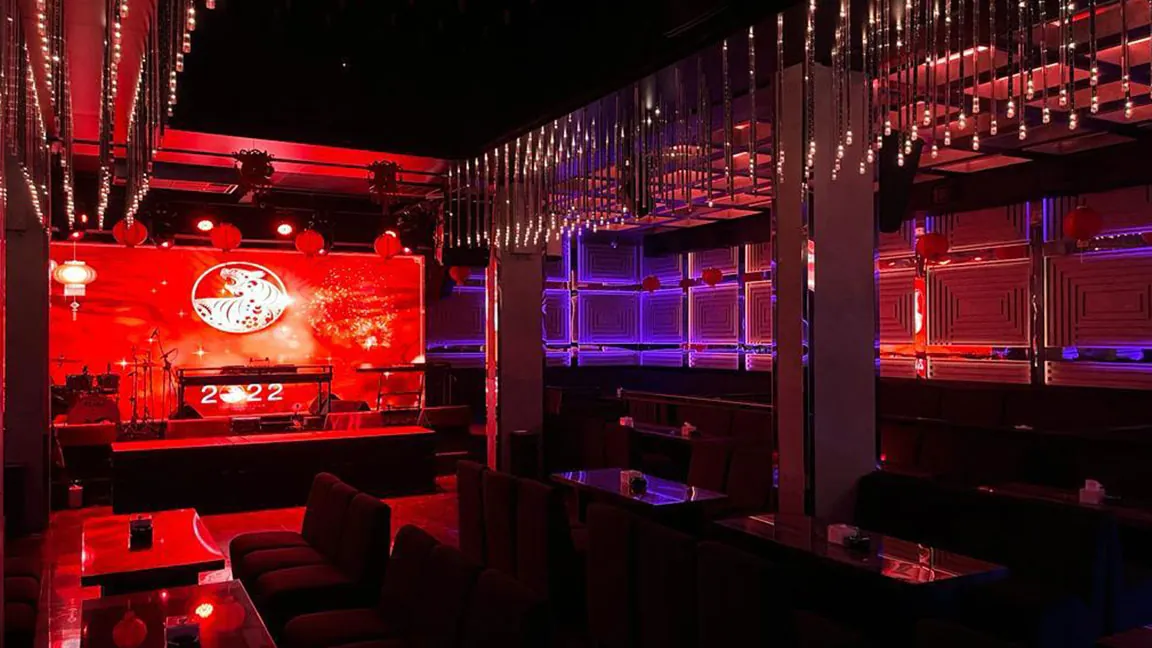 REDWOLF Bar and Lounge in North Jakarta